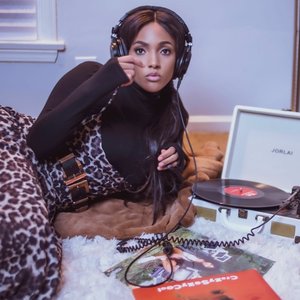 Nefertitti Avani 的头像