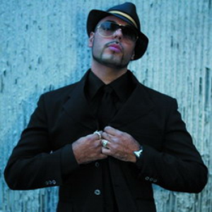 Roger Sanchez photo provided by Last.fm