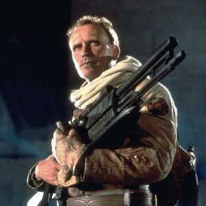 Imagem de 'PETER WELLER'