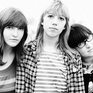 Vivian Girls photo provided by Last.fm
