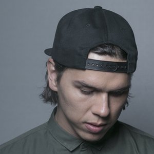 Ryland Rose 的头像