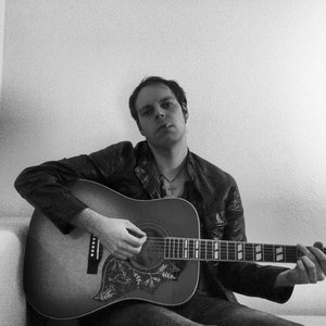 Nick and the Roundabouts 的头像