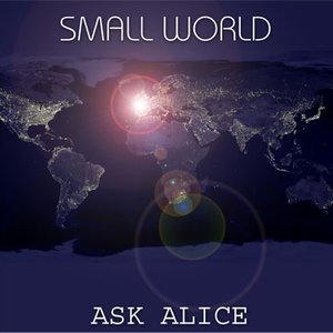 “Small World”的封面