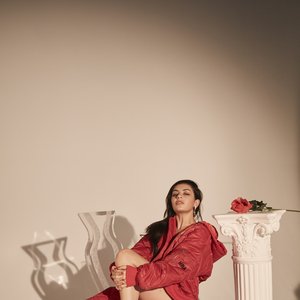 Charli XCX, Starrah, RAYE 的头像