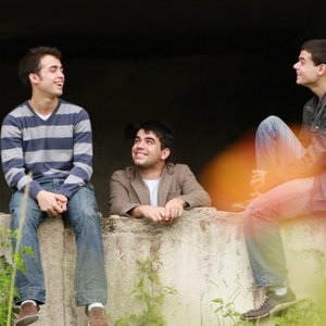 Trio Iglesias için avatar