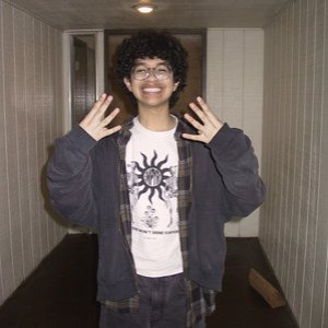 curlybuzzcut 的头像