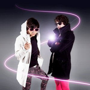 “Neomania”的封面