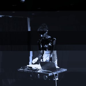 Thursday Decibel 的头像