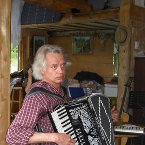 Avatar for Lars Hollmer Looping Home Orchestra