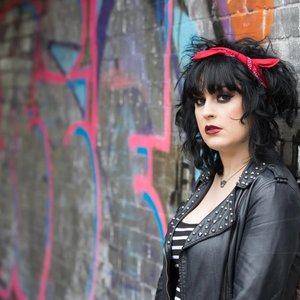 Louise Distras 的头像