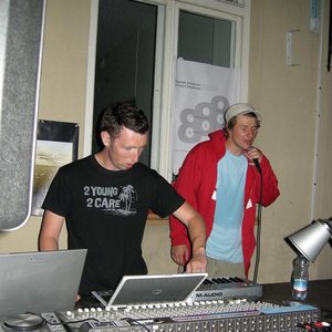 Avatar for grad_u & eazystyle mc