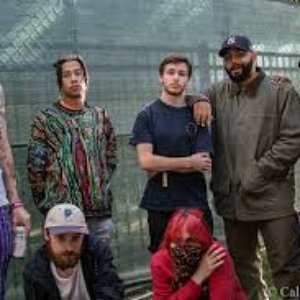 Maari, Es-k & 99 Neighbors のアバター