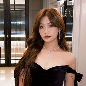 DIOR 大穎 的头像