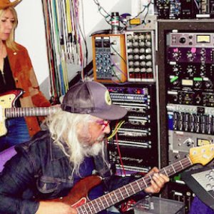 “Kim Gordon & J Mascis”的封面