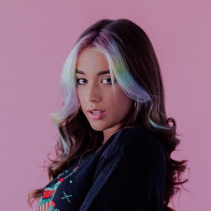 Alaina Castillo のアバター