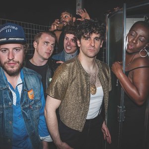 Imagem de 'Low Cut Connie'