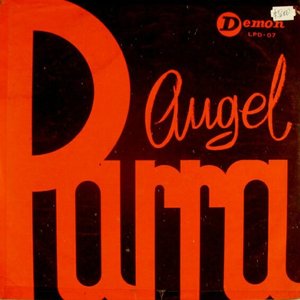 Ángel Parra y su guitarra