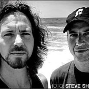 Изображение для 'Eddie Vedder & Stone Gossard'