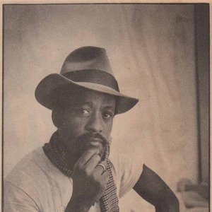 Johnny Mbizo Dyani 的头像