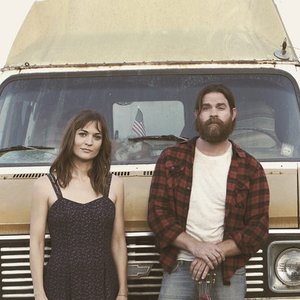 Joe Purdy & Amber Rubarth 的头像