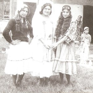 Greek Gypsy Musicians 的头像
