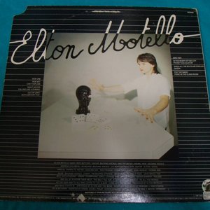 Elton Motello