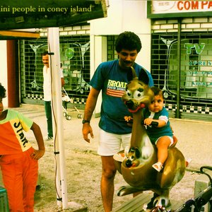 Mini People In Coney Island 的头像