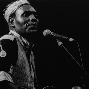 Avatar for Oliver Mtukudzi and The Black Spirits