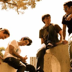 THINK TANK (Llamabeats & Parable) 的头像