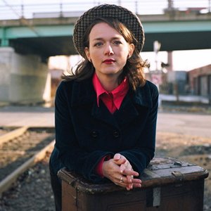 Laura Cantrell のアバター