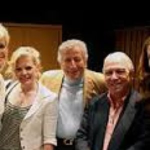 “Tony Bennett & Dixie Chicks”的封面