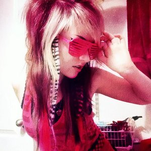 Xx-Dart-Darling-xX <3 的头像