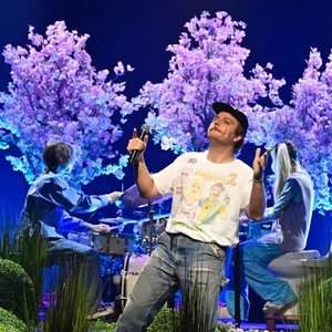 Avatar di DOMi & JD BECK, Mac DeMarco