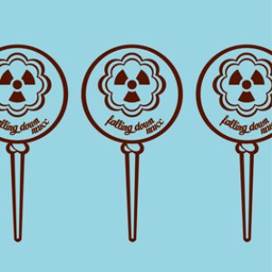 “フォーリングダウン”的封面