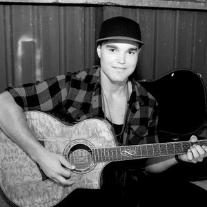 Adam Garrett 的头像