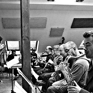 Boby Limijaya 8 Horns Jazz & Budapest Jazz Orchestra 的头像