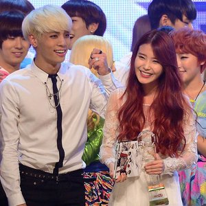 IU feat. 종현 Of SHINee 的头像
