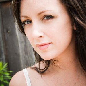 Tara MacLean Profile Picture
