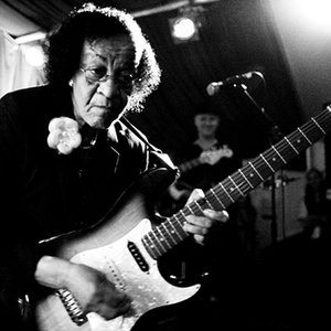 Beverly 'Guitar' Watkins 的头像