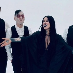 Dance with the Dead feat. Kat Von D 的头像