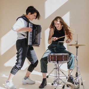 Amy Thatcher and Francesca Knowles 的头像