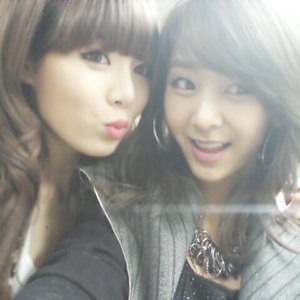 G.NA & 현아 的头像