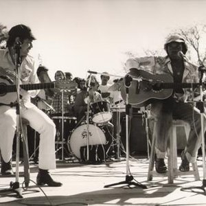 Chico Buarque & Milton Nascimento için avatar