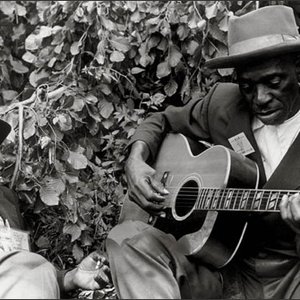 Skip James 的头像