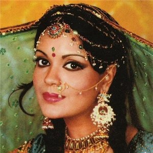 Zeenat Aman 的头像