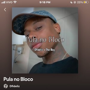 Pula no bloco