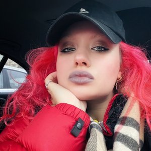 Полина Крапива 的头像