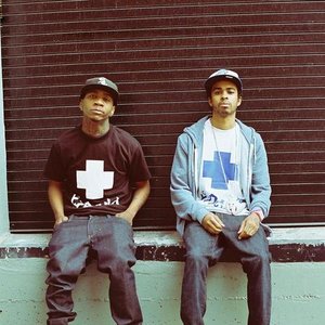 Young L & Lil' B 的头像