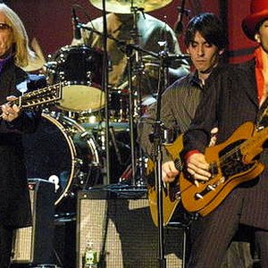 Prince, Tom Petty, Steve Winwood, Jeff Lynne and others 的头像