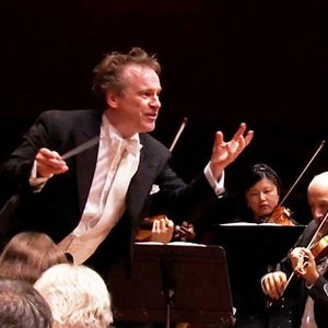Jonathan Nott: Tokyo Symphony Orchestra 的头像